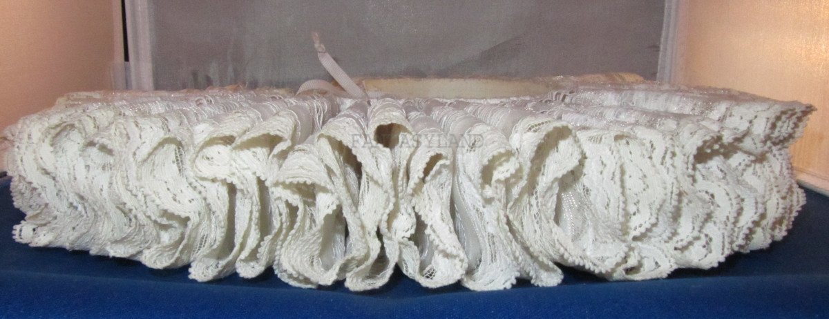 RENAISSANCE LACE NECK RUFF 15" to 17" NECK