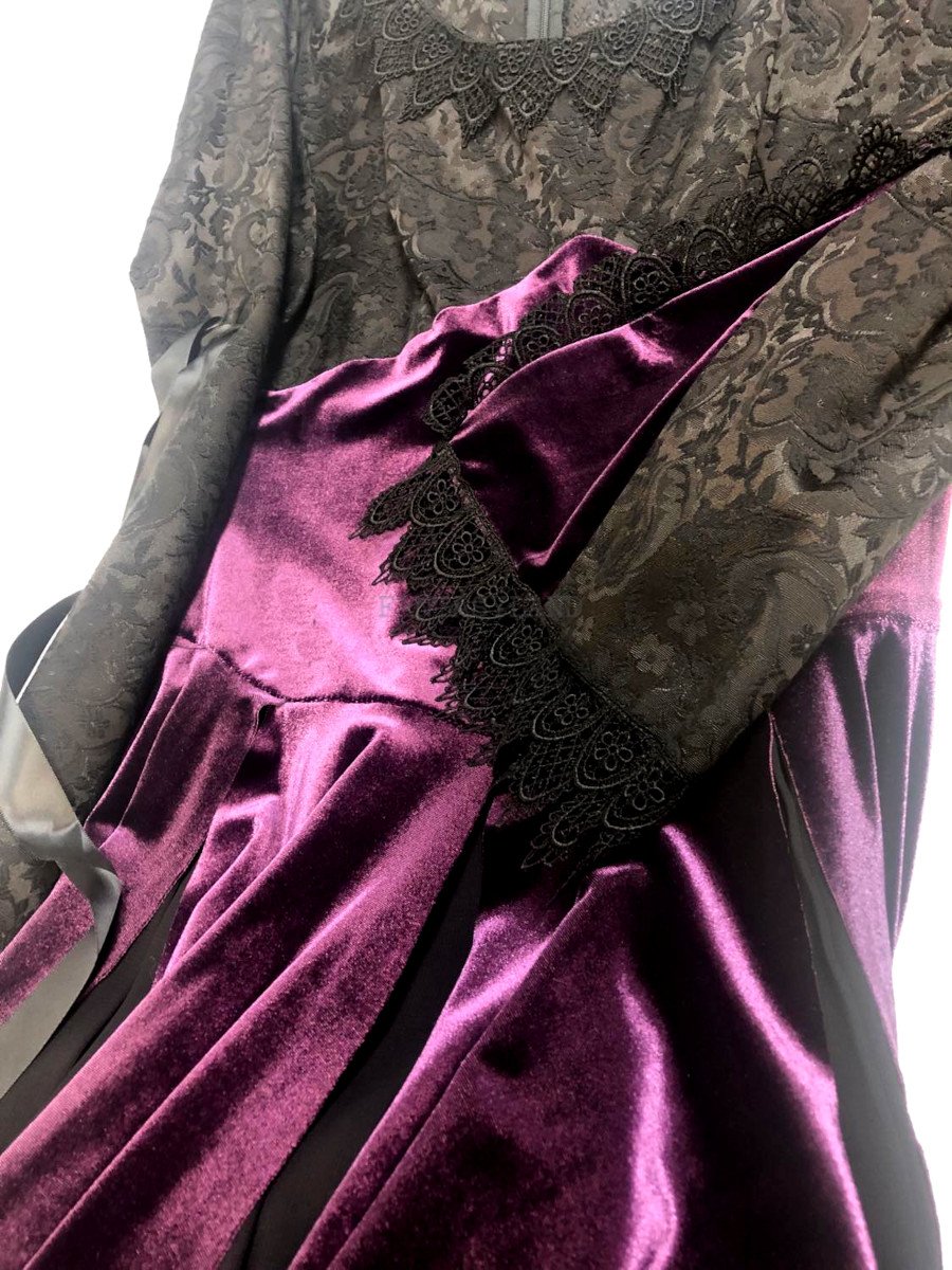 Gothic Marie D'Veaux Costume Black & Purple Size MD long