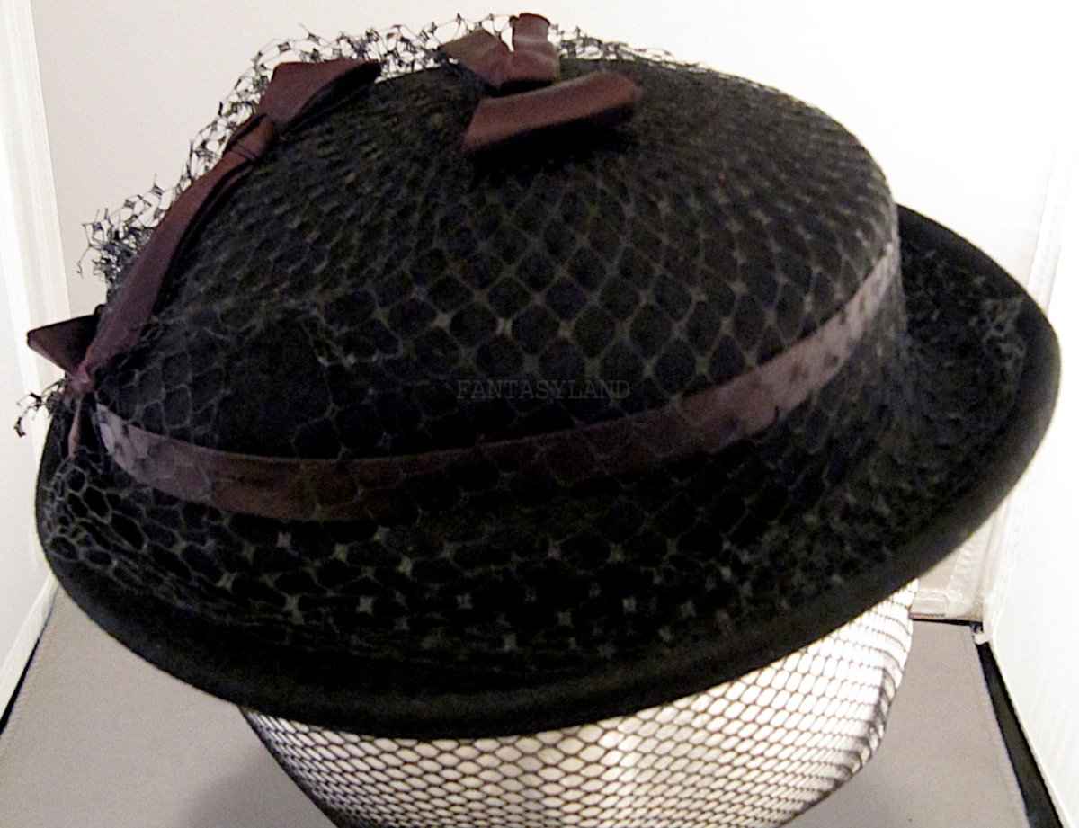 Vintage Black Hat 1930 circa