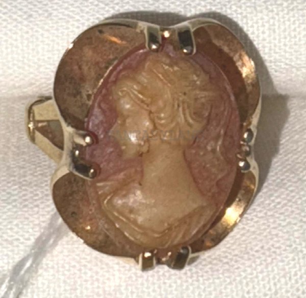 Cameo Ring in Gold Setting