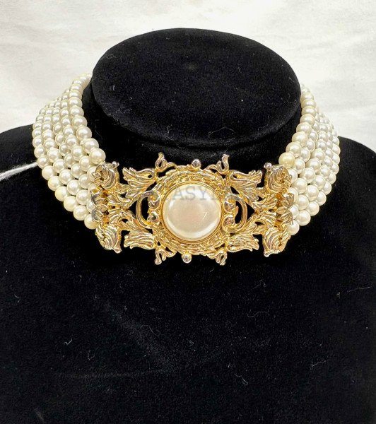 Pearl Choker with 5 Strands Center Large Stone Gold Setting
