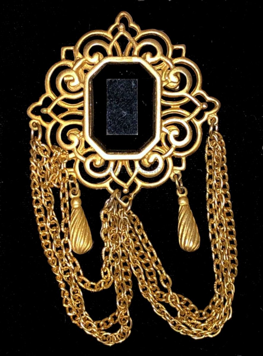 Large Gold Brooch Black Center Stone Chains